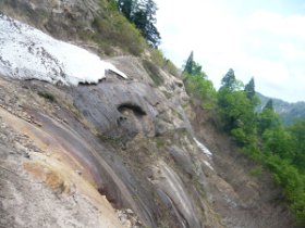 鎧岩まで戻ってきました